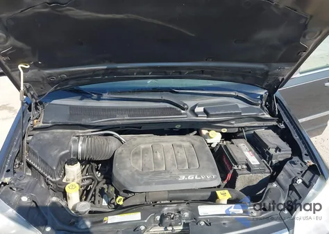 2012 Chrysler Town & Country Touring-L из США, поврежденный, VIN 2C4RC1CG2CR412816